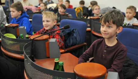 Uczniowie SP 24 w Urzędzie Miasta Torunia