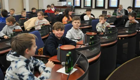 Uczniowie SP 24 w Urzędzie Miasta Torunia