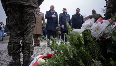 105. rocznica powrotu Torunia do wolnej Polski - złożenie kwiatów