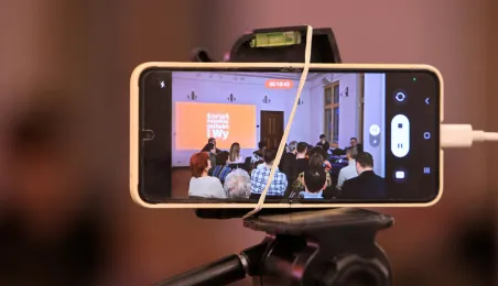 Muzyczna podróż z Hirkiem Wroną