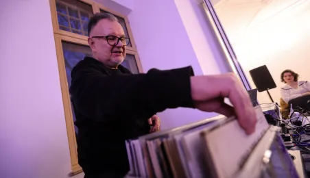 Muzyczna podróż z Hirkiem Wroną