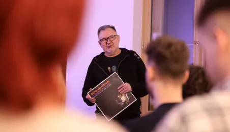 Muzyczna podróż z Hirkiem Wroną