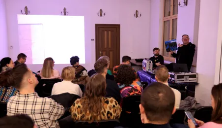 Muzyczna podróż z Hirkiem Wroną