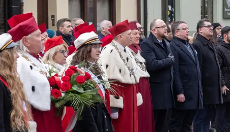 Kwiaty w 552. rocznicę urodzin Kopernika