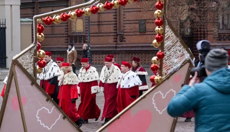 Kwiaty w 552. rocznicę urodzin Kopernika