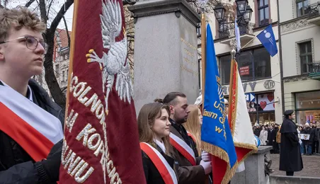 Kwiaty w 552. rocznicę urodzin Kopernika