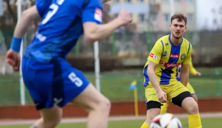 Inauguracja rundy wiosennej III ligi piłki nożnej - ZKS Elana 1968 vs. Flota Świnoujście