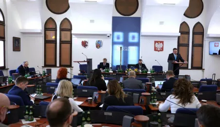 Nadzwyczajna sesja Rady Miasta i poprzedzający ją briefing prasowy