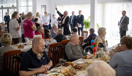 Wielkanocne śniadanie w DPS im. Leona Szumana