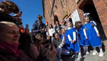 Odsłonięcie rzeźby anioła, 6.05.2025 r. 