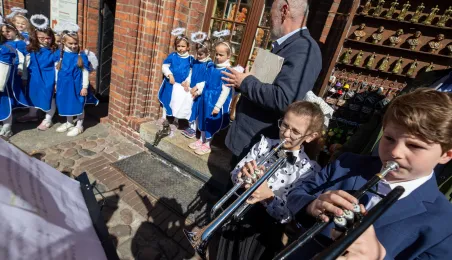 Odsłonięcie rzeźby anioła, 6.05.2025 r. 