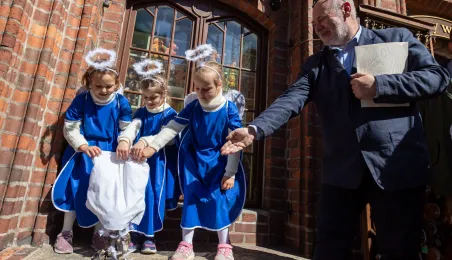 Odsłonięcie rzeźby anioła, 6.05.2025 r. 