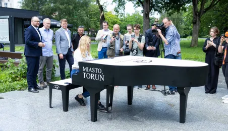 Mamy plenerowy fortepian w Toruniu