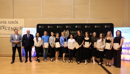 Wręczenie nagród i wyróżnień sportowych zawodniczkom, zawodnikom i trenerom za wysokie wyniki sportowe osiągnięte w 2024 roku.