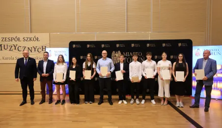 Wręczenie nagród i wyróżnień sportowych zawodniczkom, zawodnikom i trenerom za wysokie wyniki sportowe osiągnięte w 2024 roku.