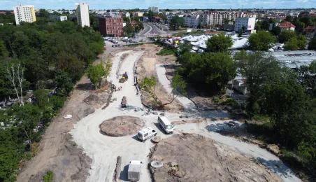 W Toruniu trwa budowa fragmentu Trasy Staromostowej w rejonie targowiska miejskiego.