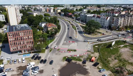 W Toruniu trwa budowa fragmentu Trasy Staromostowej w rejonie targowiska miejskiego.