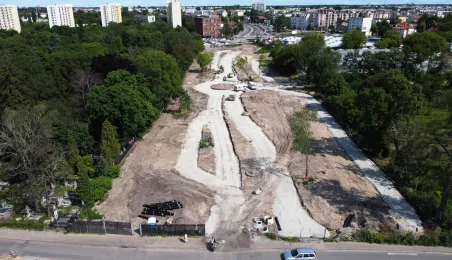 W Toruniu trwa budowa fragmentu Trasy Staromostowej w rejonie targowiska miejskiego.