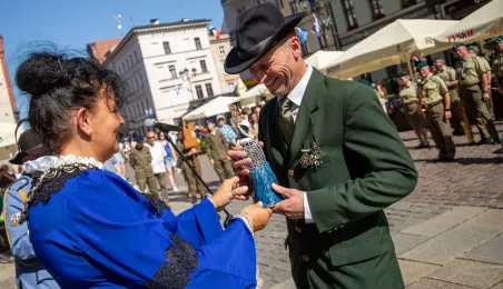 Intronizacja Króla Kurkowego.