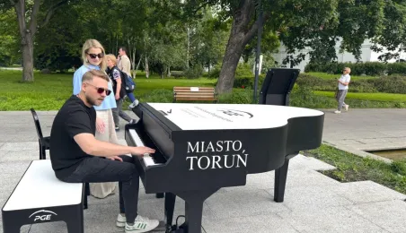 Mamy plenerowy fortepian w Toruniu