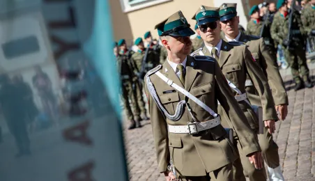 Promocja oficerska na Rynku Staromiejskim