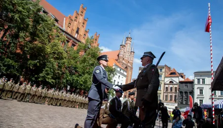 Promocja oficerska na Rynku Staromiejskim