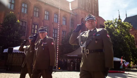 Promocja oficerska na Rynku Staromiejskim