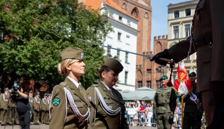 Promocja oficerska na Rynku Staromiejskim