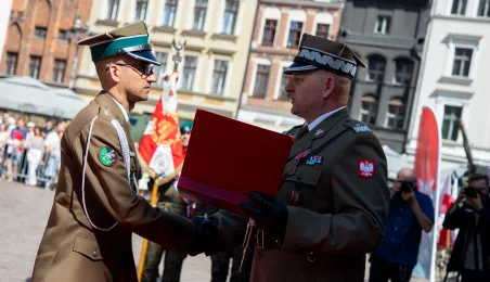 Promocja oficerska na Rynku Staromiejskim