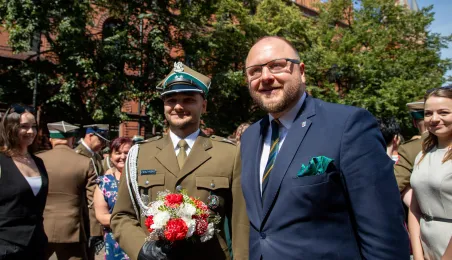 Promocja oficerska na Rynku Staromiejskim