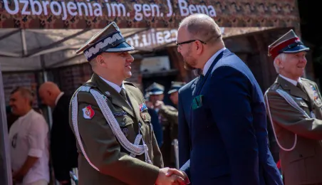 Promocja oficerska na Rynku Staromiejskim