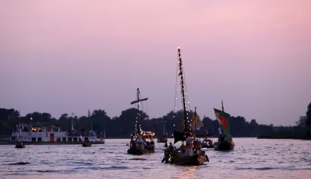 9. Festiwal Wisły - nocna parada łodzi i statków, widowisko światło-dźwięk