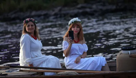 9. Festiwal Wisły - nocna parada łodzi i statków, widowisko światło-dźwięk