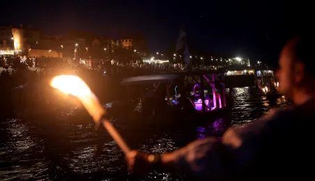 9. Festiwal Wisły - nocna parada łodzi i statków, widowisko światło-dźwięk