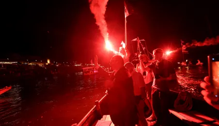 9. Festiwal Wisły - nocna parada łodzi i statków, widowisko światło-dźwięk