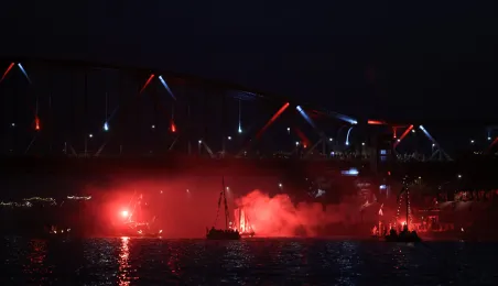 9. Festiwal Wisły - nocna parada łodzi i statków, widowisko światło-dźwięk