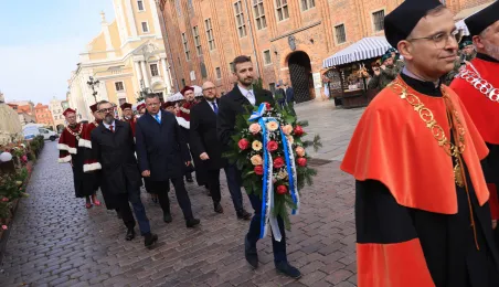 Uroczysta inauguracja roku akademickiego 2025/2026 - złożenie kwiatów