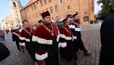 Uroczysta inauguracja roku akademickiego 2025/2026 - złożenie kwiatów