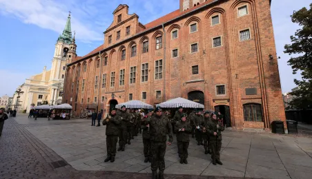 Uroczysta inauguracja roku akademickiego 2025/2026 - złożenie kwiatów