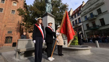 Uroczysta inauguracja roku akademickiego 2025/2026 - złożenie kwiatów