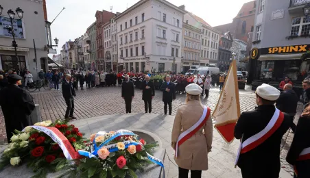 Uroczysta inauguracja roku akademickiego 2025/2026 - złożenie kwiatów