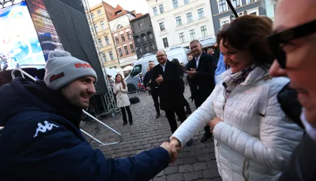 W czwartkowy wieczór (2 października) drużyna PRES Grupa Deweloperska Toruń spotkała się z kibicami na Rynku Staromiejskim.