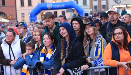 W czwartkowy wieczór (2 października) drużyna PRES Grupa Deweloperska Toruń spotkała się z kibicami na Rynku Staromiejskim.