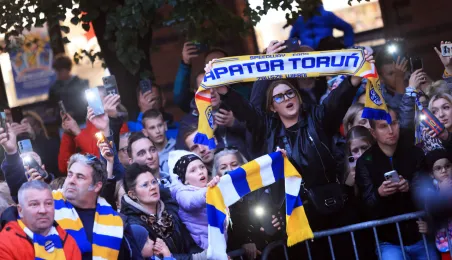 W czwartkowy wieczór (2 października) drużyna PRES Grupa Deweloperska Toruń spotkała się z kibicami na Rynku Staromiejskim.