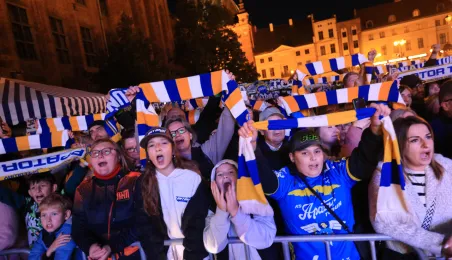 W czwartkowy wieczór (2 października) drużyna PRES Grupa Deweloperska Toruń spotkała się z kibicami na Rynku Staromiejskim.