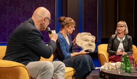 Spotkanie z Clare Mulley, autorką książki "Agentka Zo. Historia Elżbiety Zawackiej"