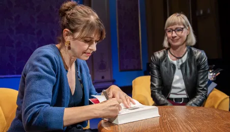 Spotkanie z Clare Mulley, autorką książki "Agentka Zo. Historia Elżbiety Zawackiej"