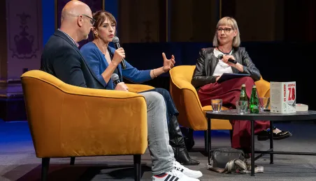 Spotkanie z Clare Mulley, autorką książki "Agentka Zo. Historia Elżbiety Zawackiej"