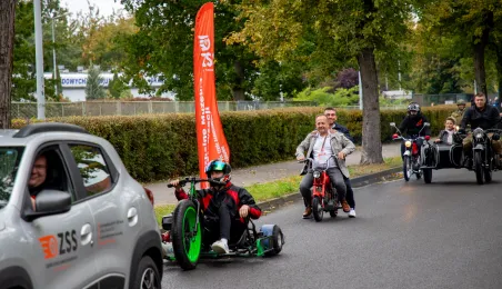 70 lat toruńskiej "Samochodówki", parada