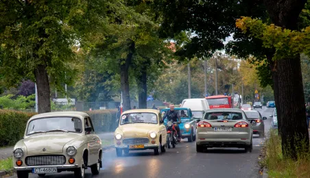 70 lat toruńskiej "Samochodówki", parada